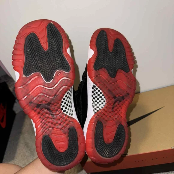 Jordan Retro 11 - Picture 4 of 5